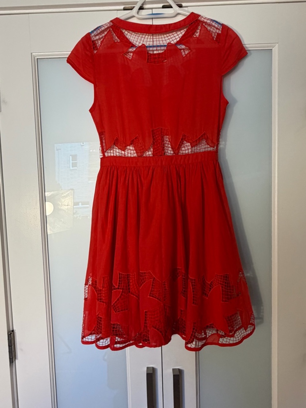 Alice + Olivia Red Silk Lace-Panel Dress - Picture 5 of 6